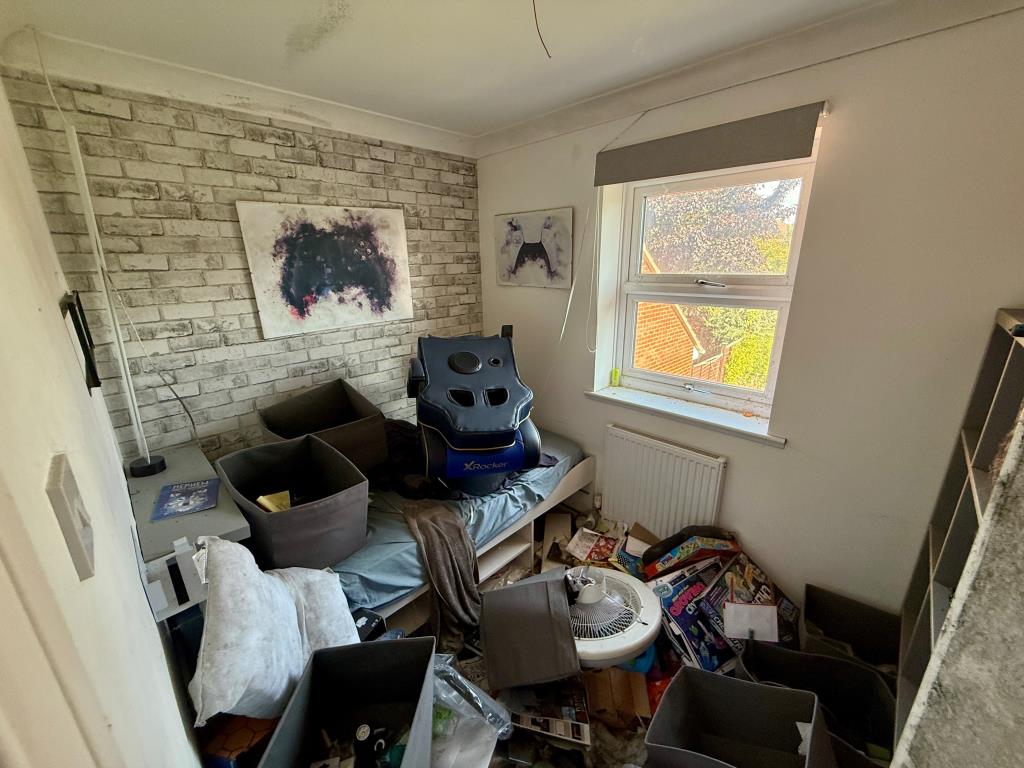 Lot: 117 - FIRE DAMAGED FOUR-BEDROOM DETACHED HOUSE - Bedroom four